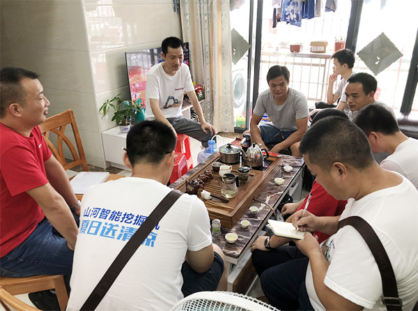 “清凉”送到客户手中,为山河智能售后服务活动打CAII