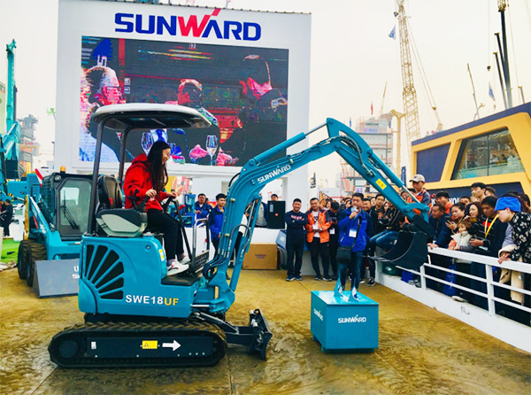 不服来战!山河智能展台有大礼等你拿