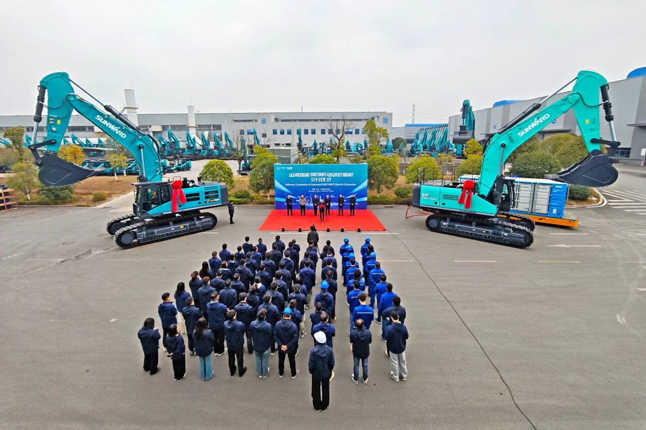 山河智能SWE700FE电动挖掘机成功交付,助力打造绿色智慧矿山