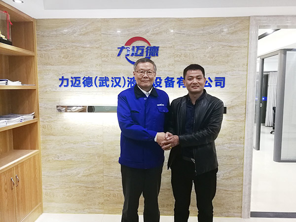 从拒绝到一次购买十台旋挖钻机，他用八年时间认识山河智能