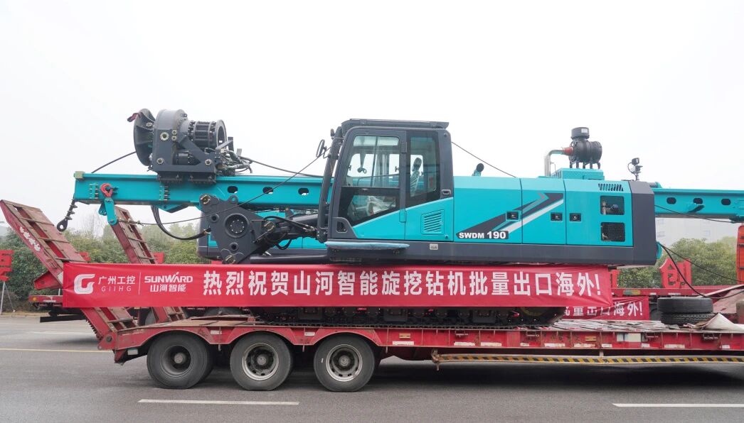 山河智能举行2026年正月系列发货仪式，过亿元设备奔赴全球